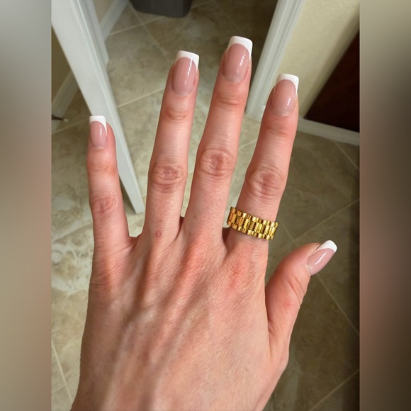 Ring - Picture 2 of 2